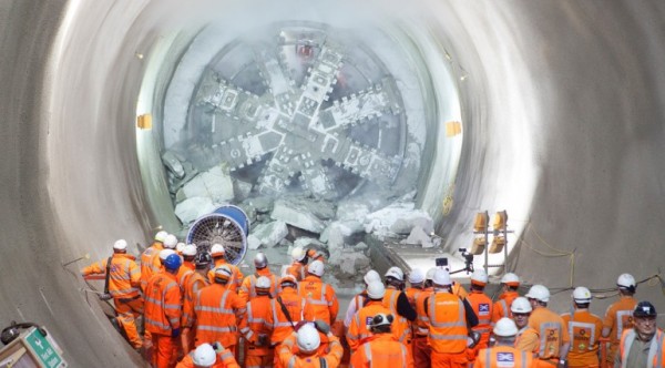 tbm elizabeth breaks through into whitechapel station box jan 20_ 2014_120673