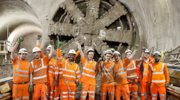 tbm victoria breaks through into stepney green cavern 30 january 2014_121677